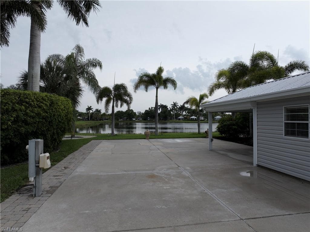 5701 Cypress Woods Resort DR, FORT MYERS FL 33905-4