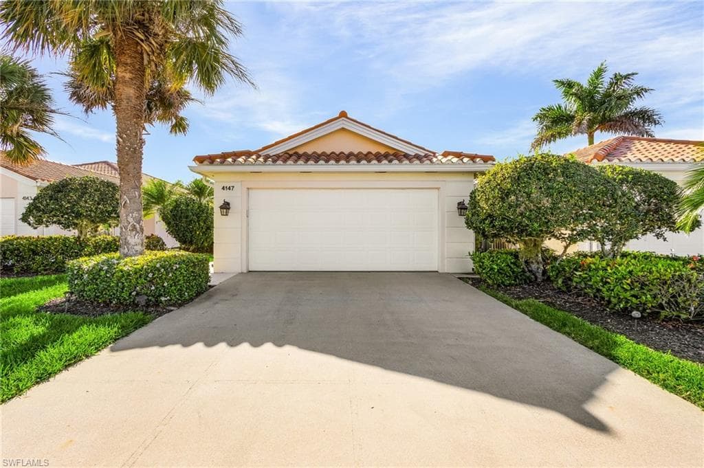 4147 Los Altos CT, NAPLES FL 34109-17