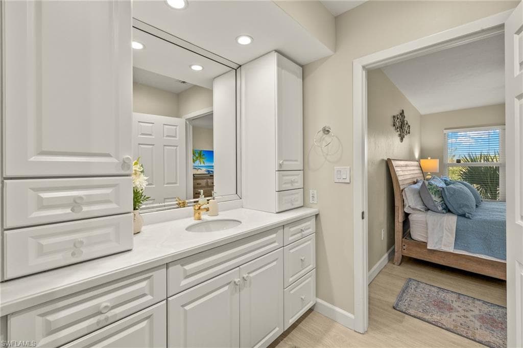 1283 Par View DR, SANIBEL FL 33957-16