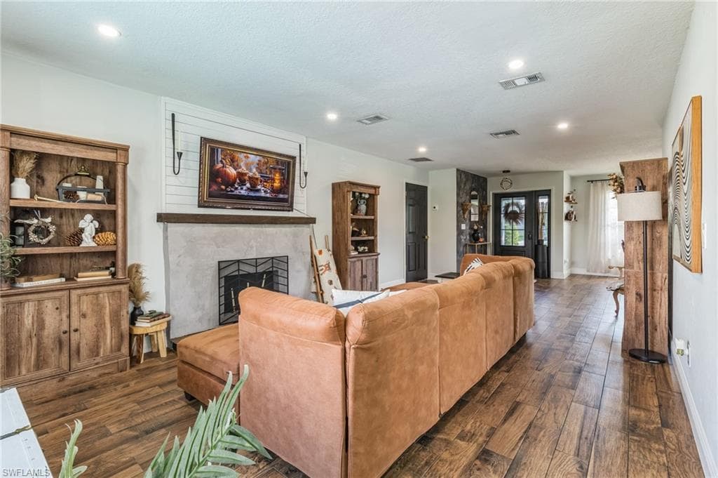 1019 Wyomi DR, FORT MYERS FL 33919-11