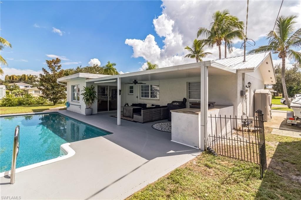 1019 Wyomi DR, FORT MYERS FL 33919-23