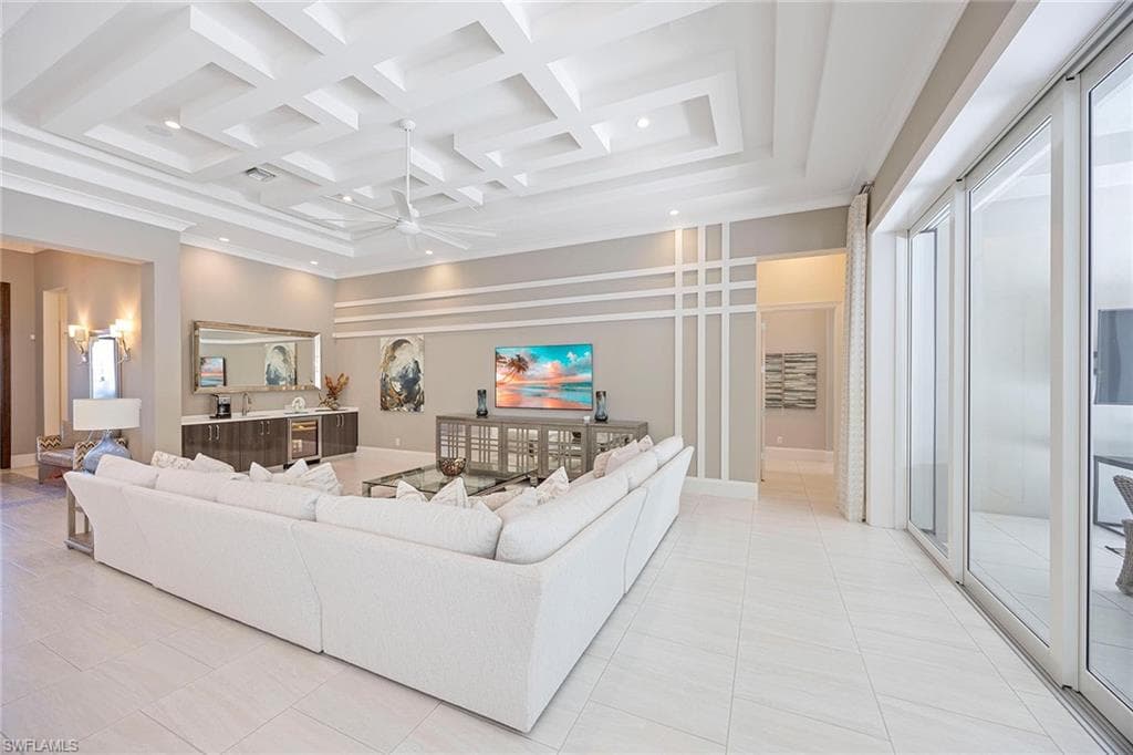 6818 Mangrove AVE, NAPLES FL 34109-5