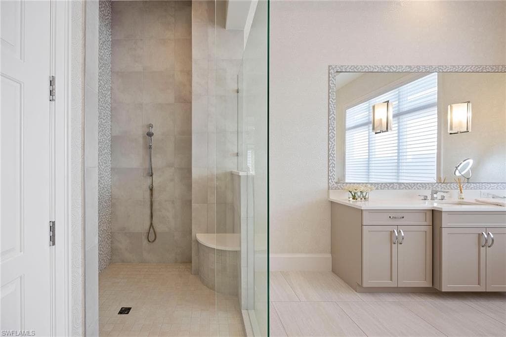 6818 Mangrove AVE, NAPLES FL 34109-21