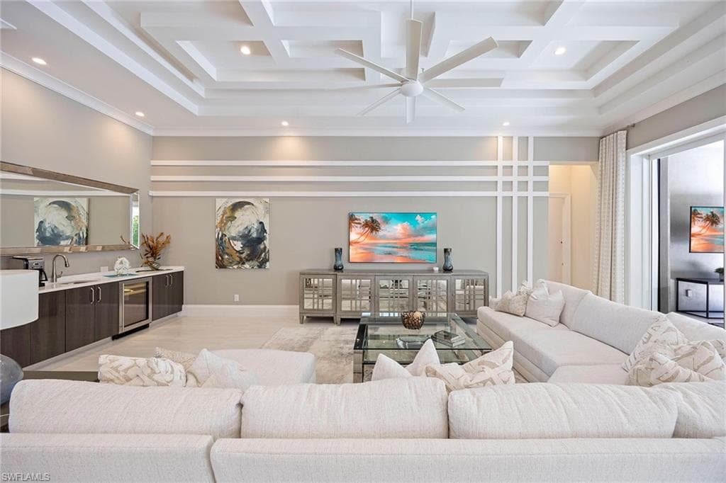 6818 Mangrove AVE, NAPLES FL 34109-6