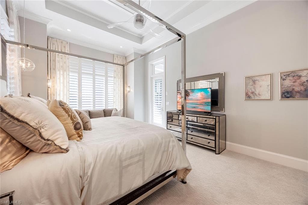 6818 Mangrove AVE, NAPLES FL 34109-19