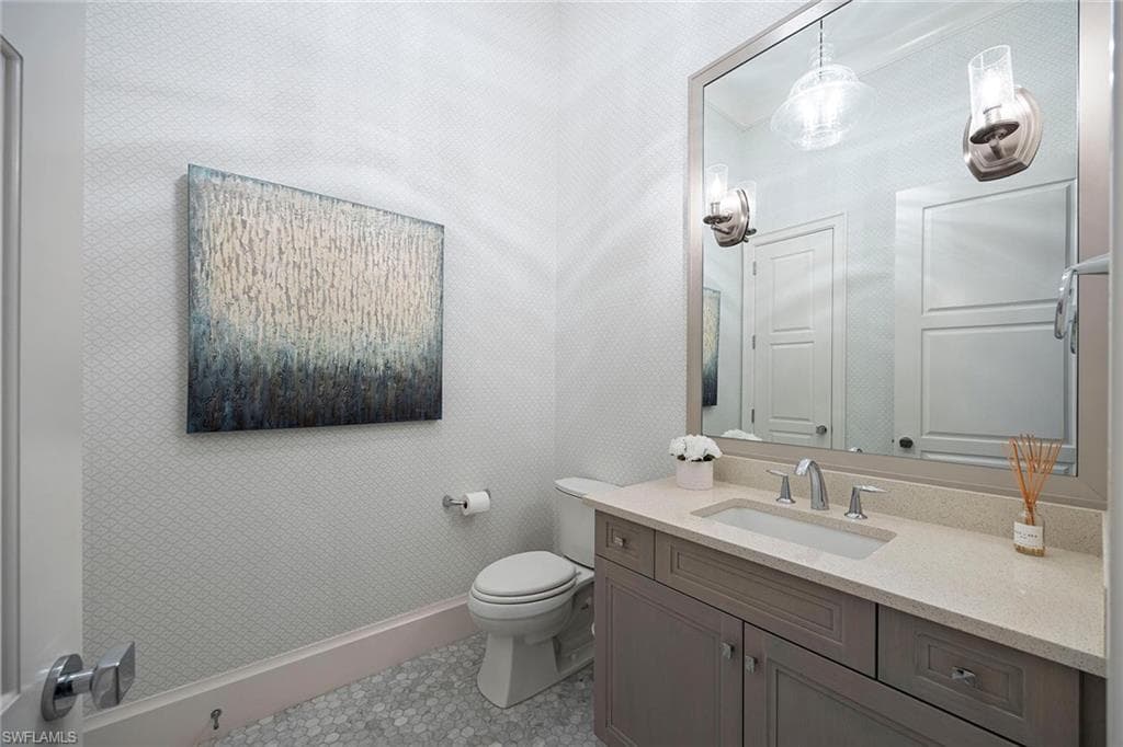 6818 Mangrove AVE, NAPLES FL 34109-28