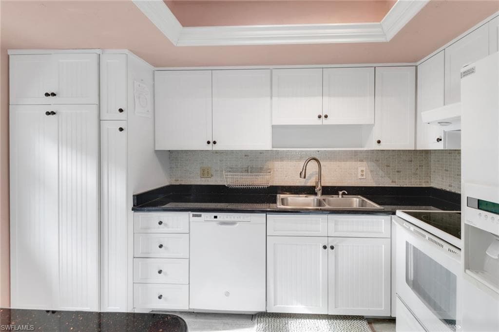 1155 Sandpiper ST # D4, NAPLES FL 34102-5