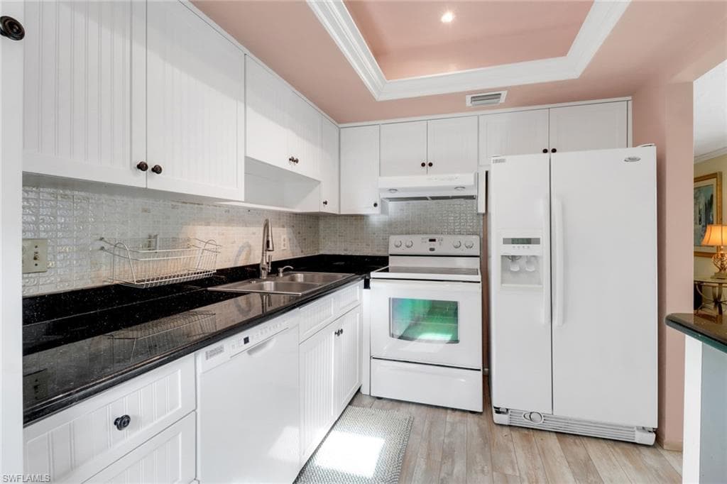 1155 Sandpiper ST # D4, NAPLES FL 34102-6