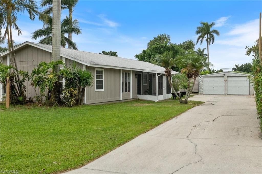 51-55 Lake ST, NORTH FORT MYERS FL 33903-1
