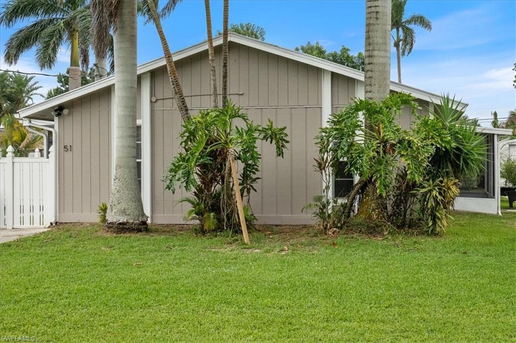 51-55 Lake ST, NORTH FORT MYERS FL 33903-6