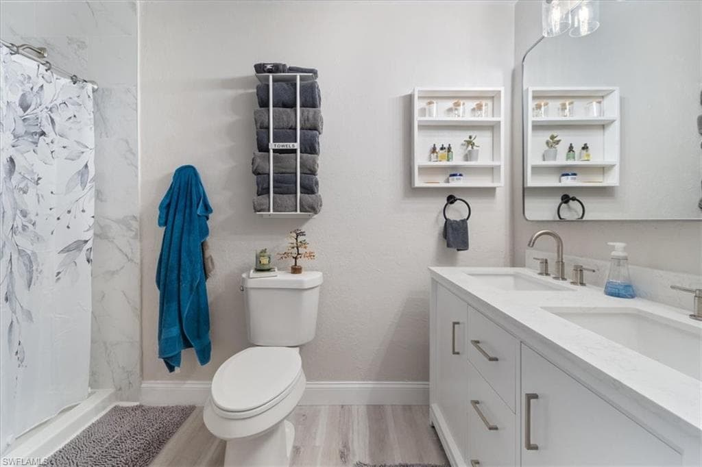 51-55 Lake ST, NORTH FORT MYERS FL 33903-33