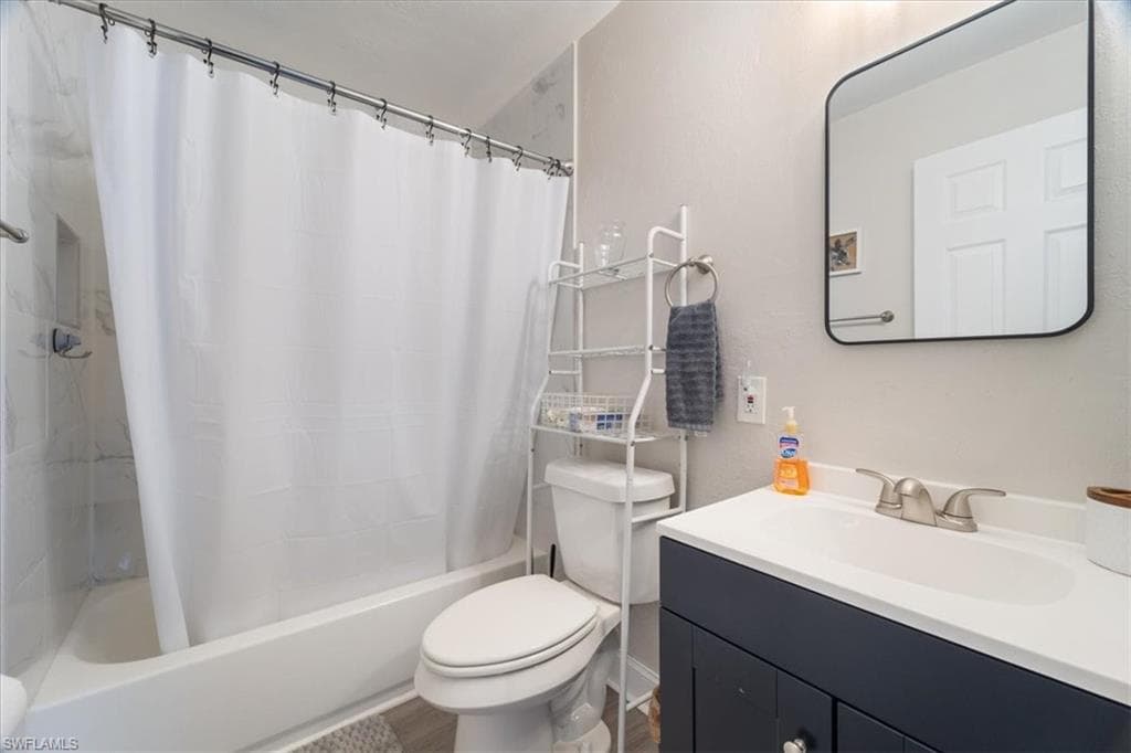 51-55 Lake ST, NORTH FORT MYERS FL 33903-36