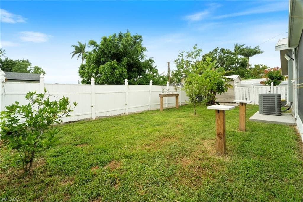 51-55 Lake ST, NORTH FORT MYERS FL 33903-43