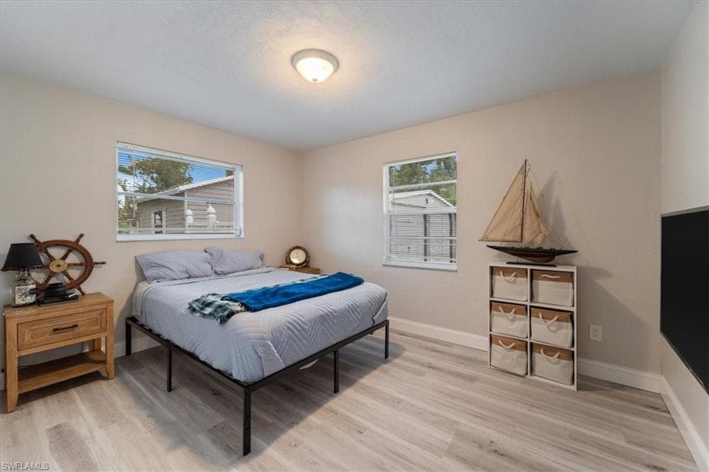 51-55 Lake ST, NORTH FORT MYERS FL 33903-34