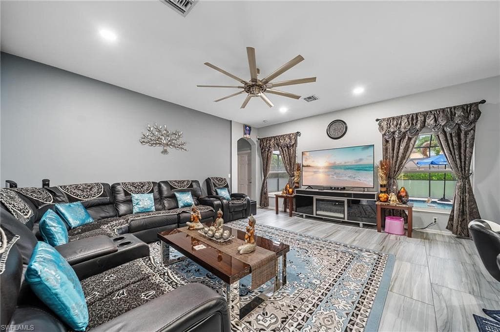 2858 Via Campania ST-19