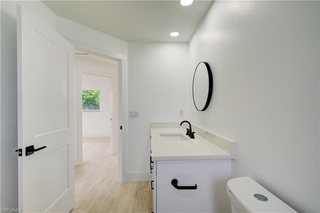 32 Fairview BLVD-12