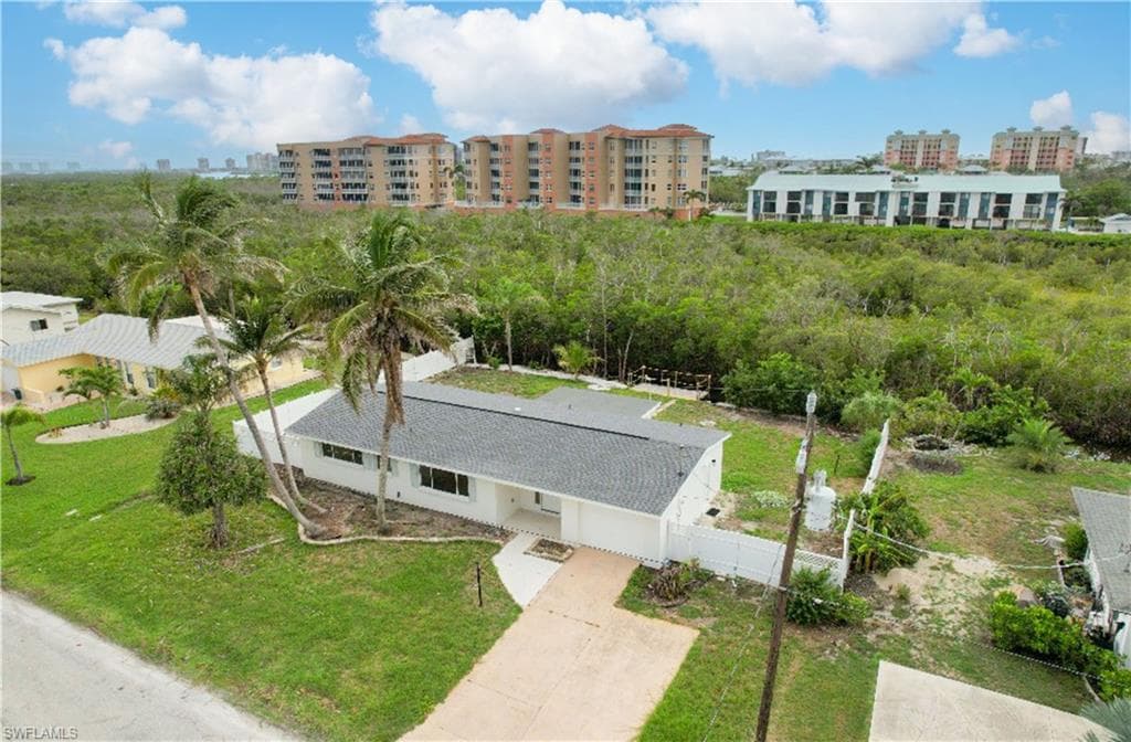 32 Fairview BLVD-42
