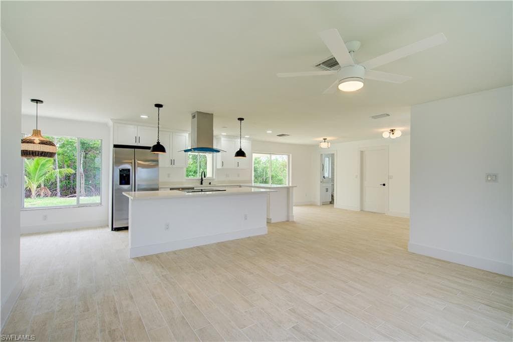 32 Fairview BLVD-11