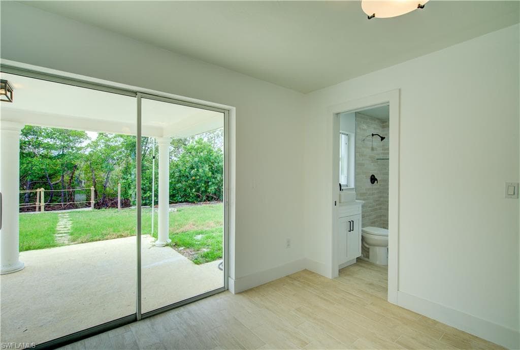 32 Fairview BLVD-25