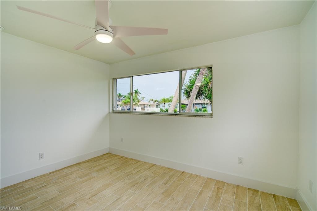 32 Fairview BLVD-21