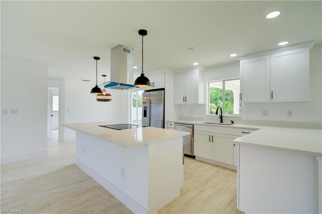32 Fairview BLVD-2