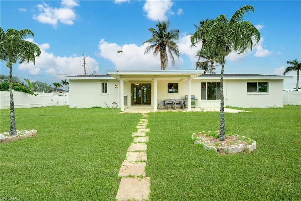 32 Fairview BLVD-35
