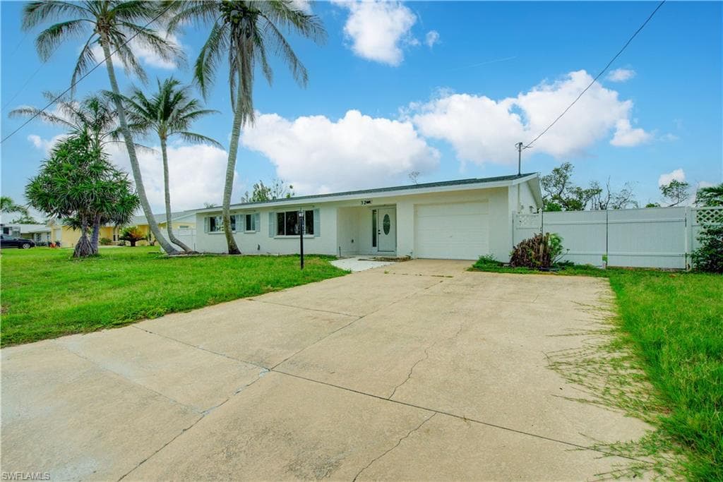 32 Fairview BLVD-31