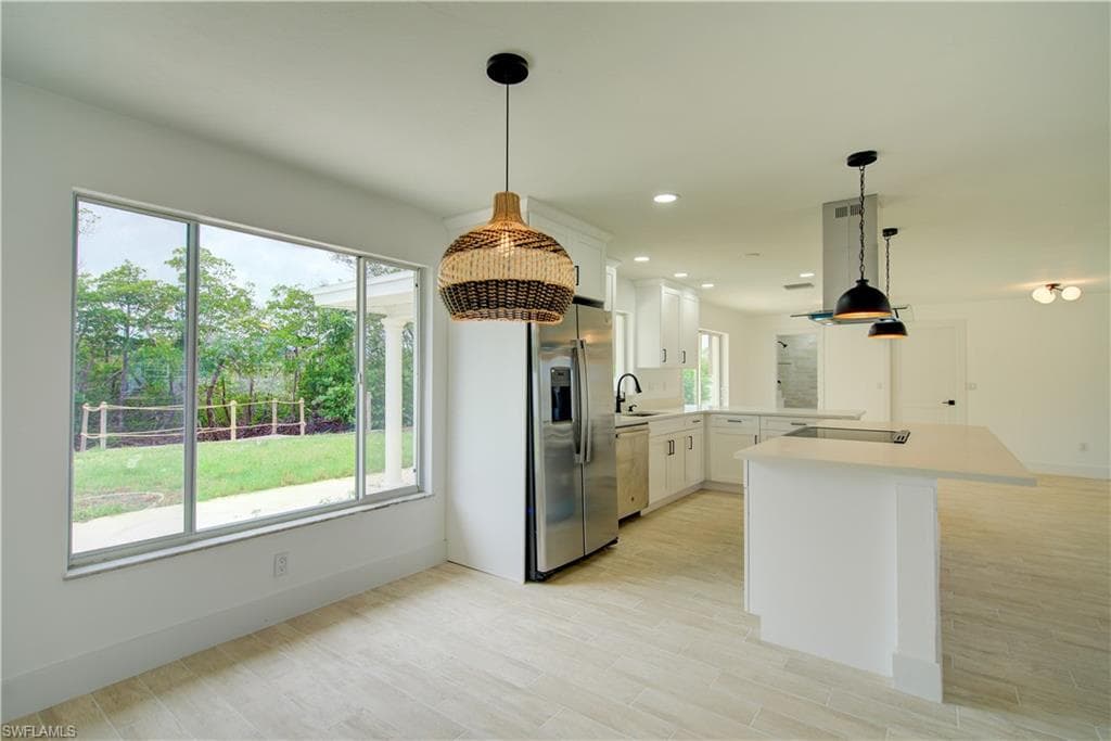 32 Fairview BLVD-8