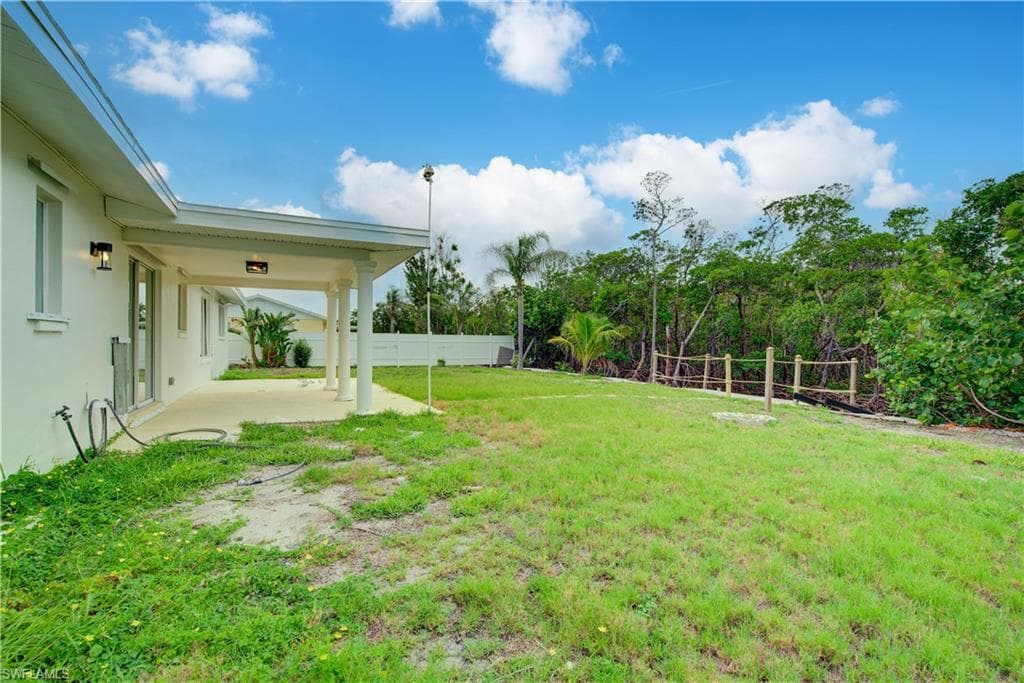32 Fairview BLVD-33