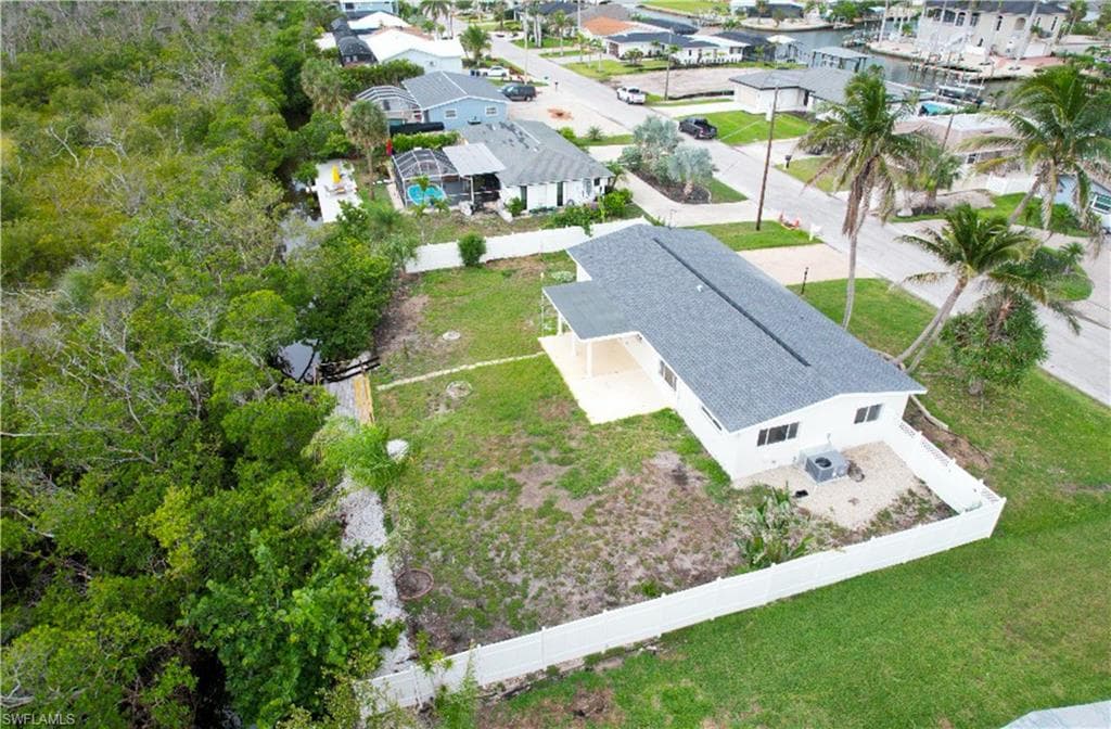 32 Fairview BLVD-48