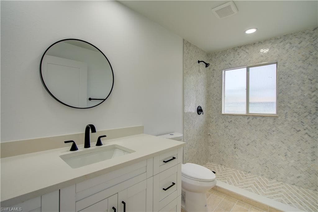 32 Fairview BLVD-13