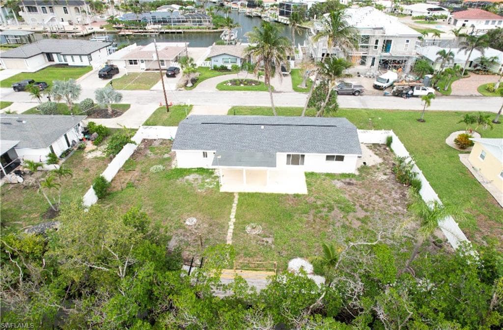 32 Fairview BLVD-44