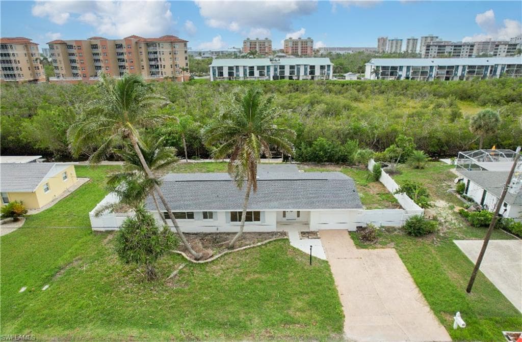 32 Fairview BLVD-36
