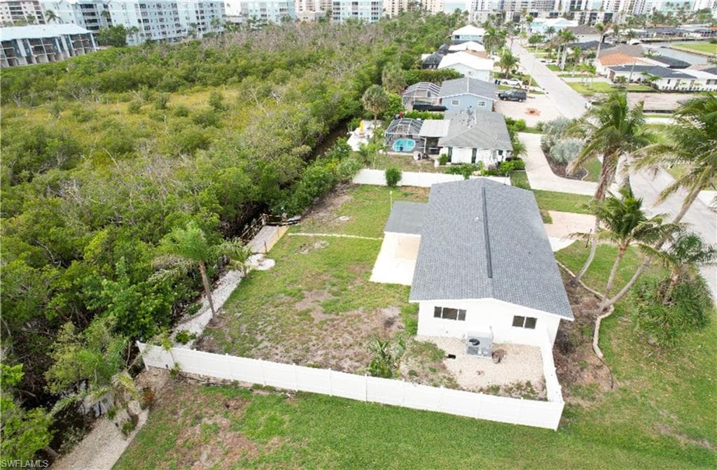 32 Fairview BLVD-47