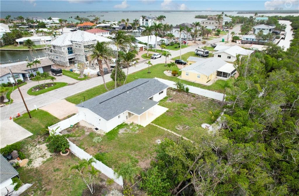 32 Fairview BLVD-43