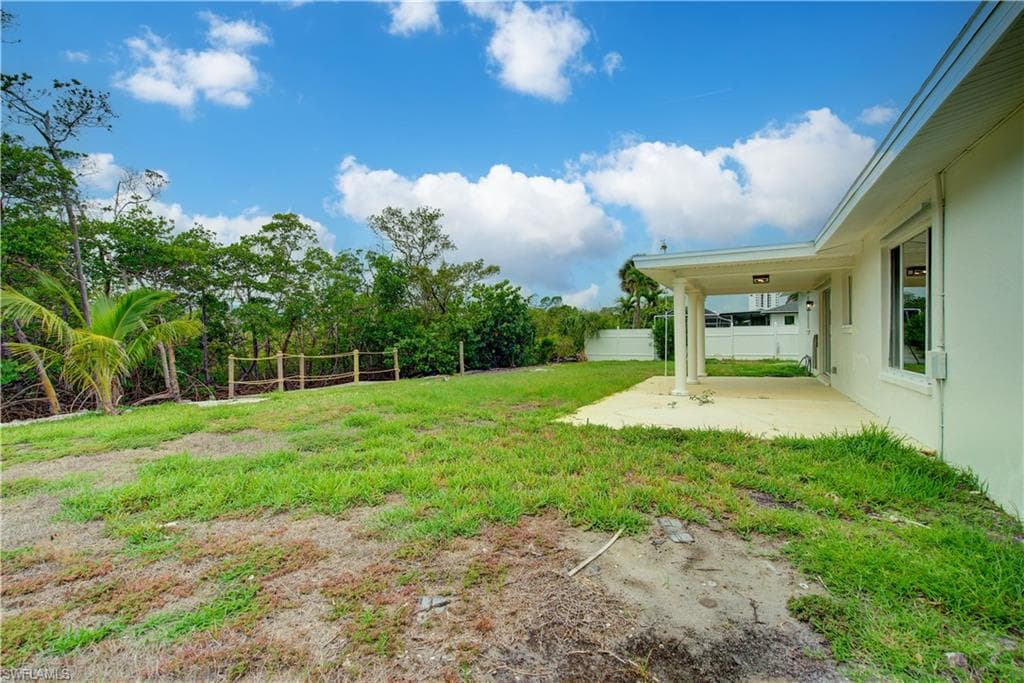 32 Fairview BLVD-39