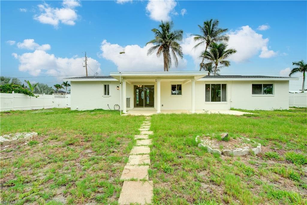 32 Fairview BLVD-34