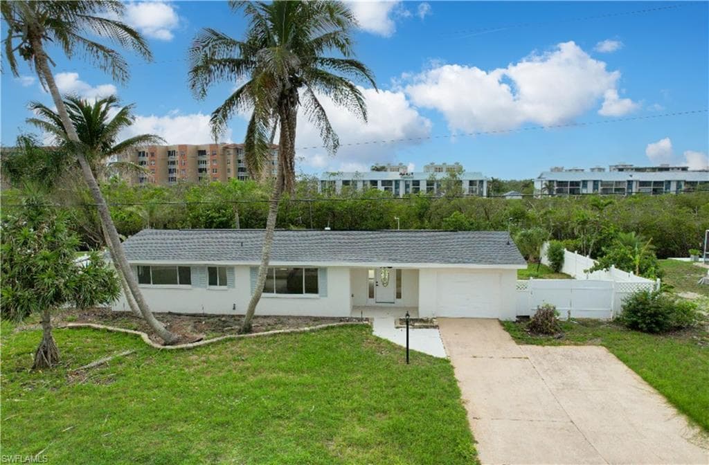 32 Fairview BLVD-30