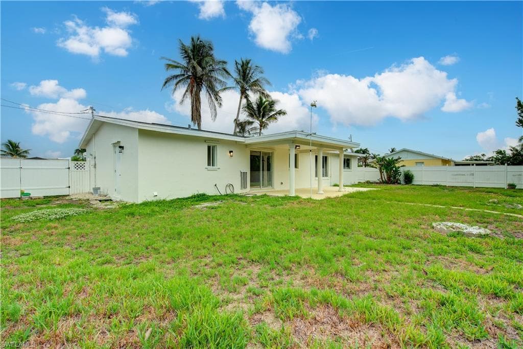 32 Fairview BLVD-28