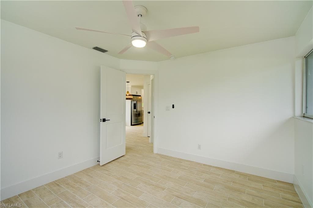 32 Fairview BLVD-20