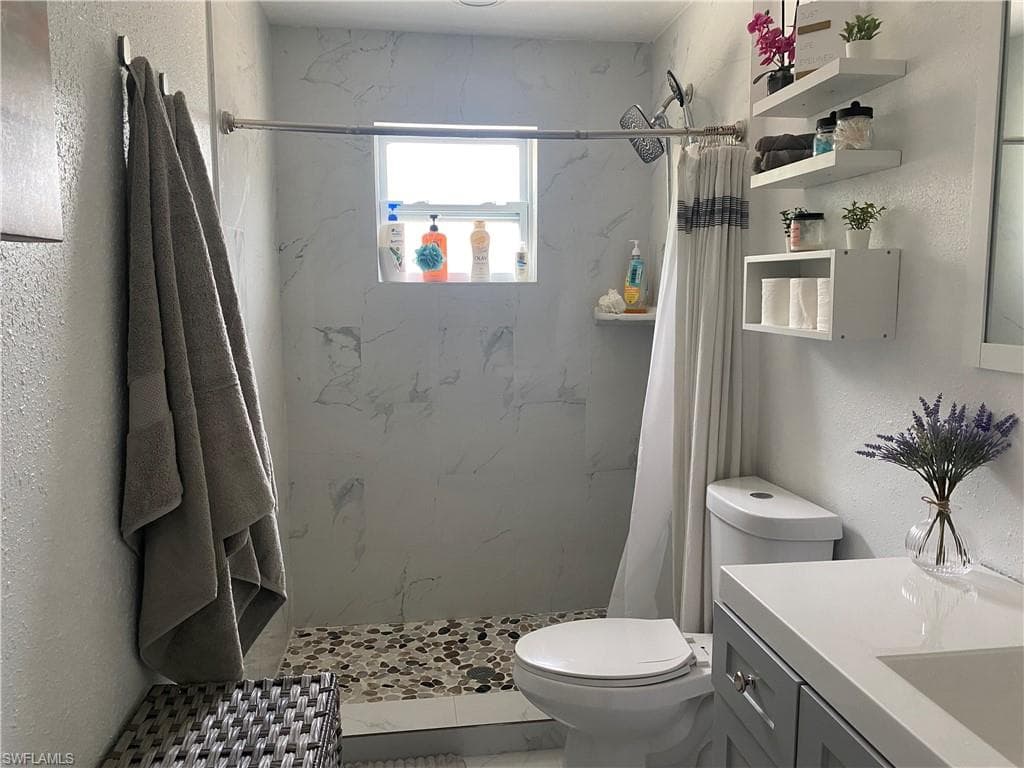 3915 Lotus DR, NAPLES FL 34104-12