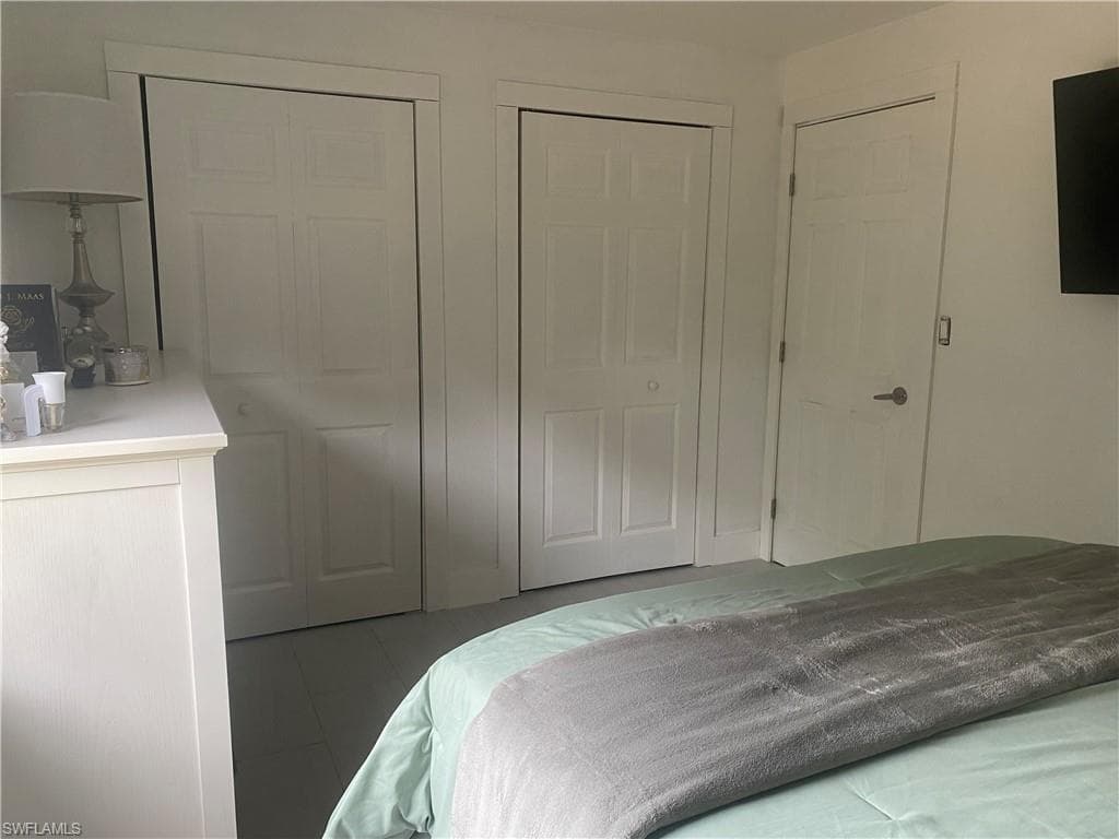 3915 Lotus DR, NAPLES FL 34104-15