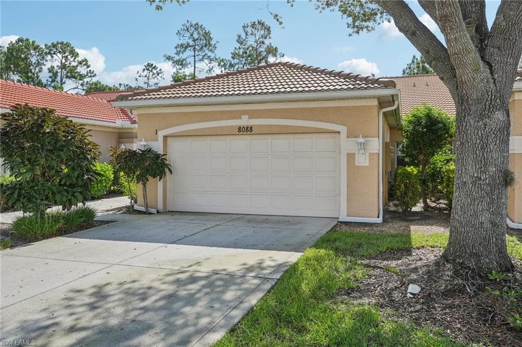 8088 Sanctuary DR # 1, NAPLES FL 34104-1