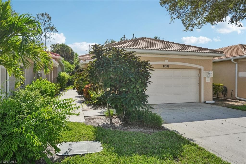 8088 Sanctuary DR # 1, NAPLES FL 34104-31
