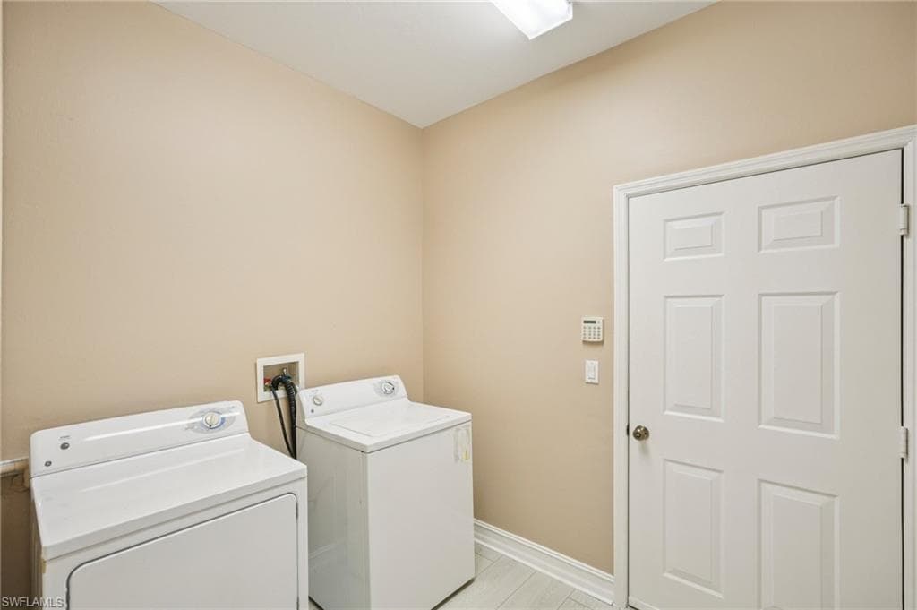 8088 Sanctuary DR # 1, NAPLES FL 34104-28