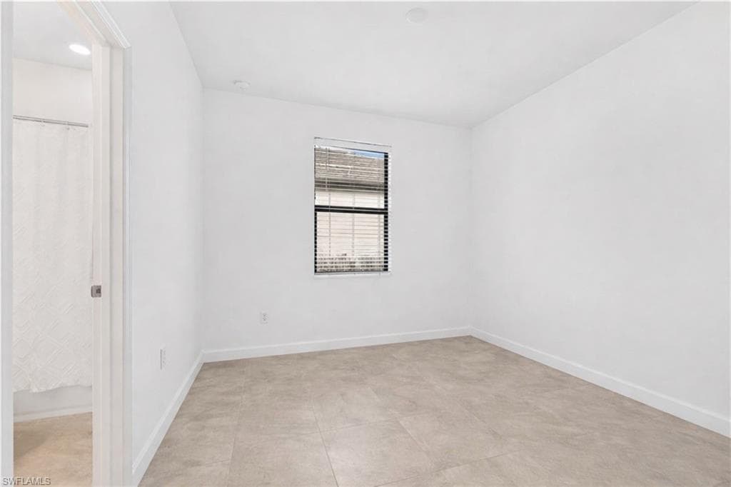 18311 Ridgeline DR, ESTERO FL 33928-8