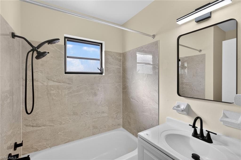 106 Stetson ST, LEHIGH ACRES FL 33936-29