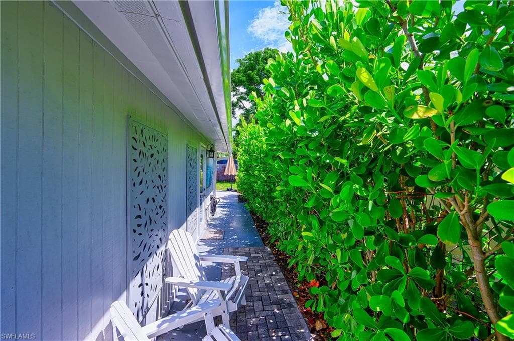 757 101 AVE N, NAPLES FL 34108-22