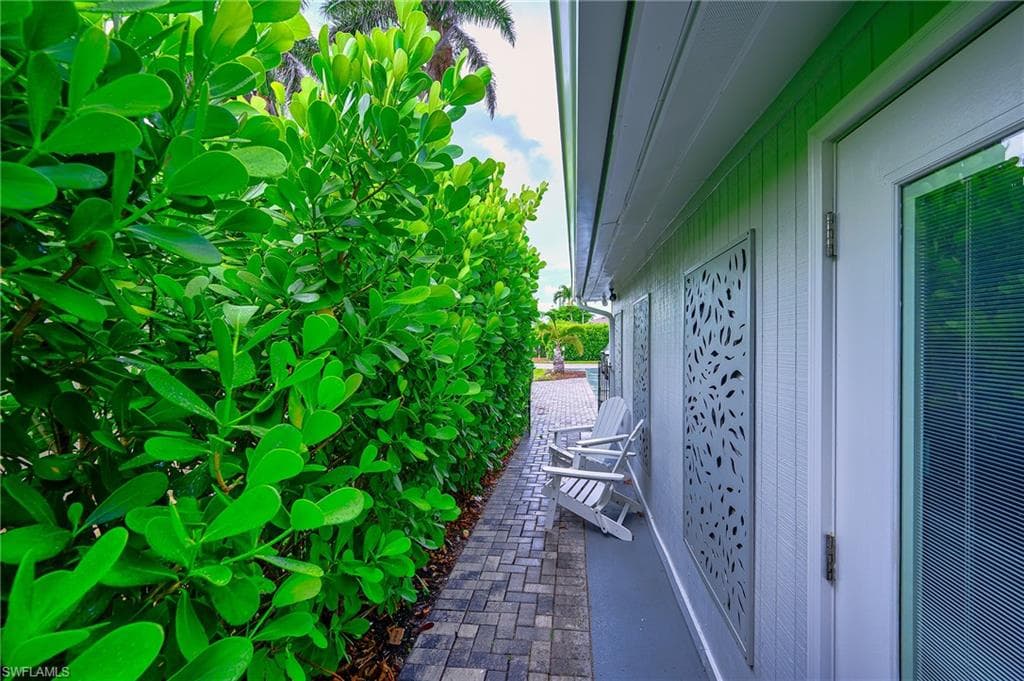 757 101 AVE N, NAPLES FL 34108-21