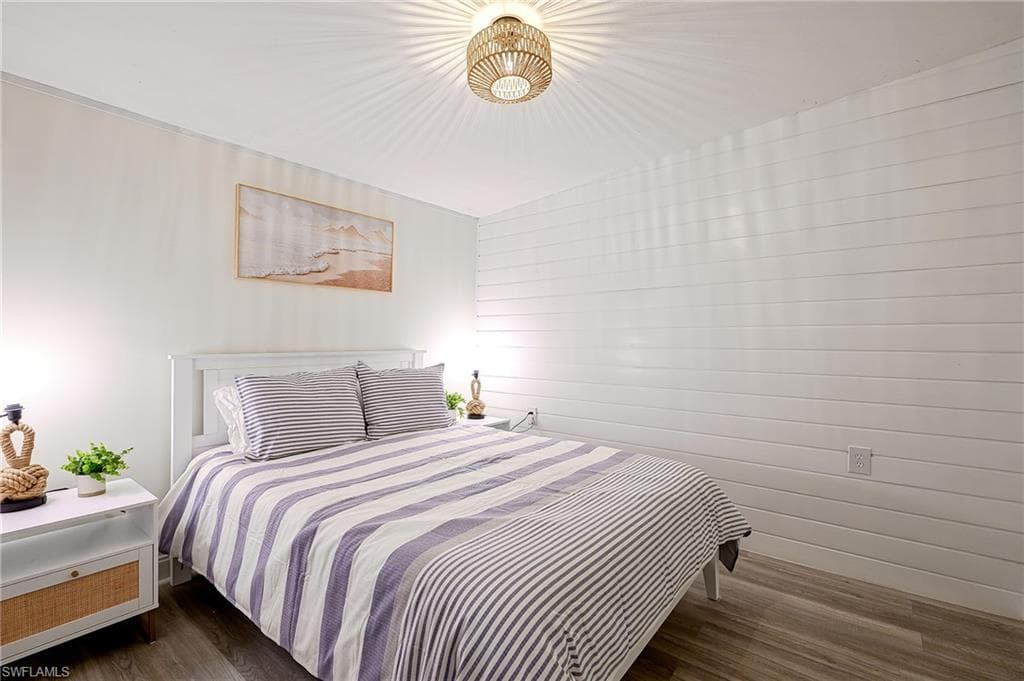 757 101 AVE N, NAPLES FL 34108-17